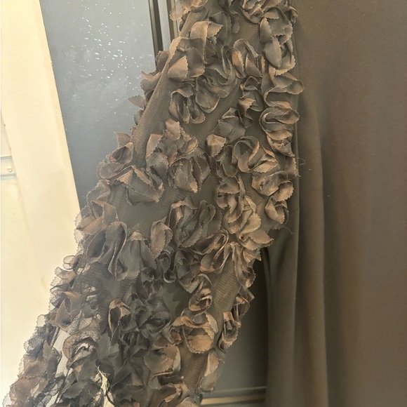 🩷2/$30❤️Laura ➕ Size 1X Black Blouse with mesh and 3D flowers - Picture 2 of 5